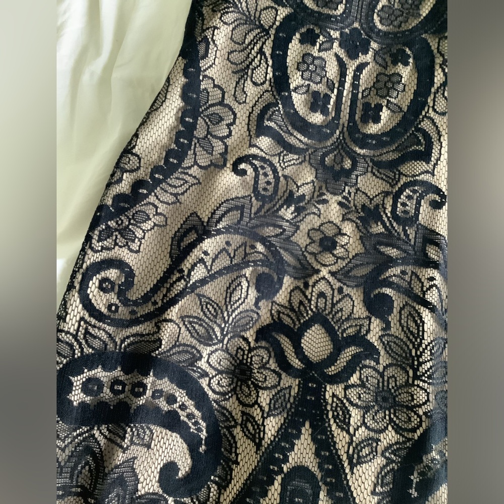 NWT- DRESS - Picture 3 of 4